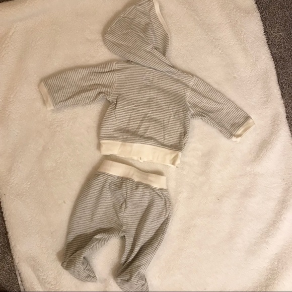 Two piece set 👶🏻 - Picture 2 of 5